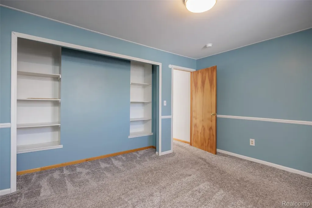 36610 Tessens Drive Clinton Charter Township MI 48035