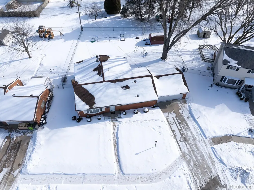 36610 Tessens Drive Clinton Charter Township MI 48035