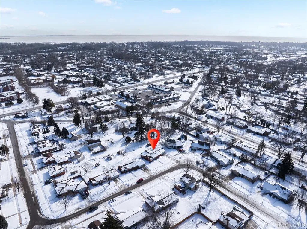 36610 Tessens Drive Clinton Charter Township MI 48035