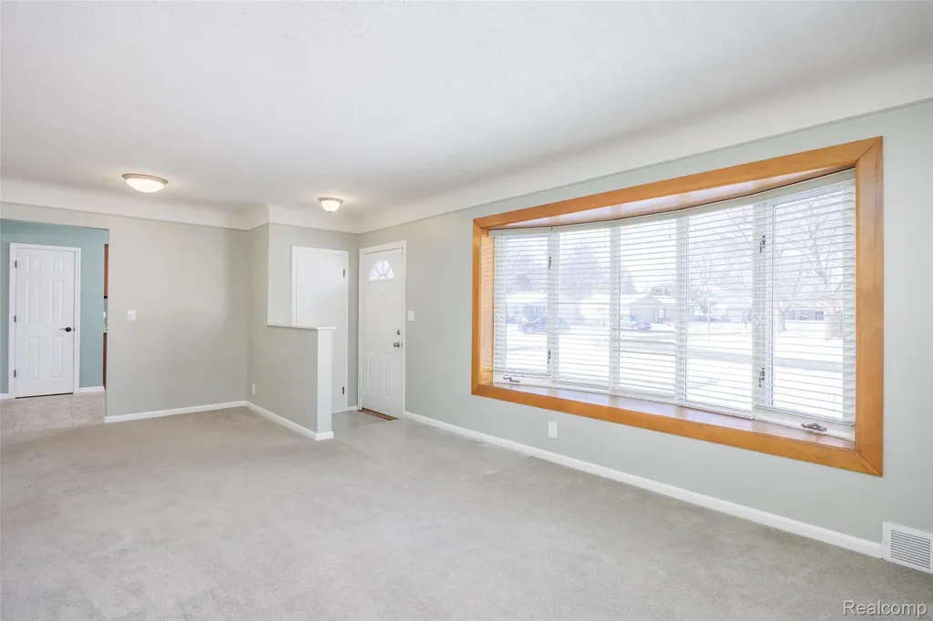 36610 Tessens Drive Clinton Charter Township MI 48035