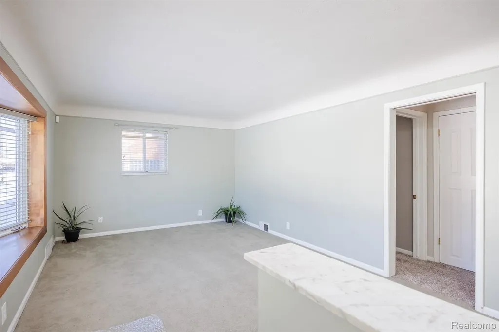 36610 Tessens Drive Clinton Charter Township MI 48035