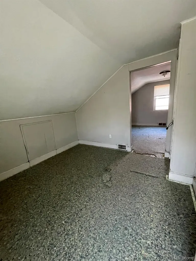 19708 Fairport Street Detroit City MI 48205