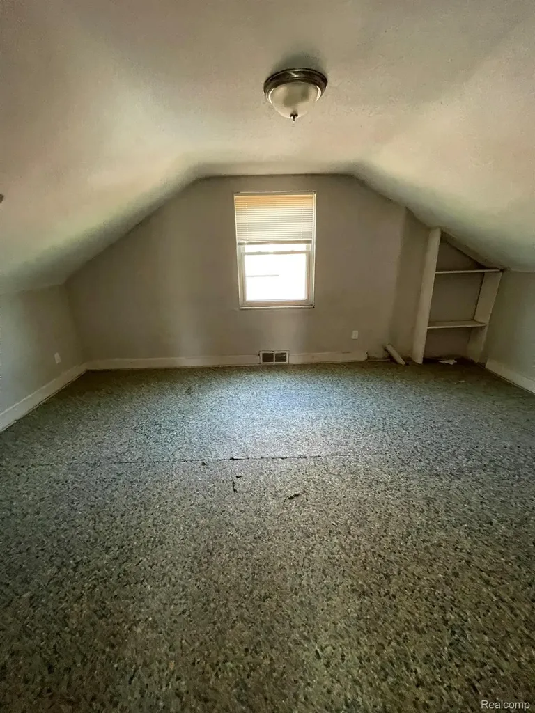 19708 Fairport Street Detroit City MI 48205