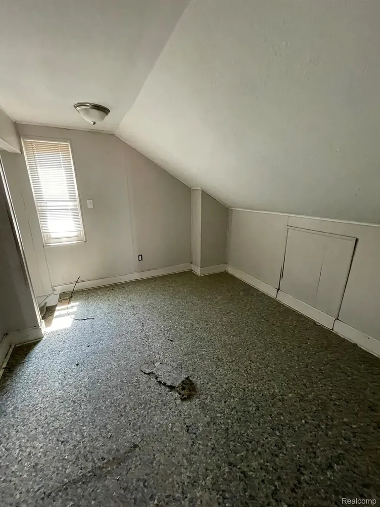 19708 Fairport Street Detroit City MI 48205