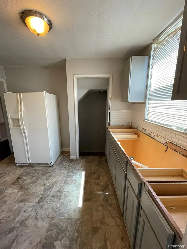 19708 Fairport Street Detroit City MI 48205