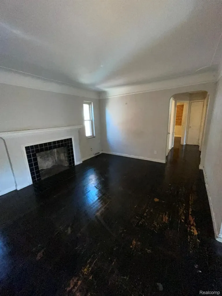 19708 Fairport Street Detroit City MI 48205