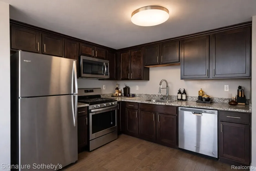 250 E Harbortown Drive Detroit City MI 48207