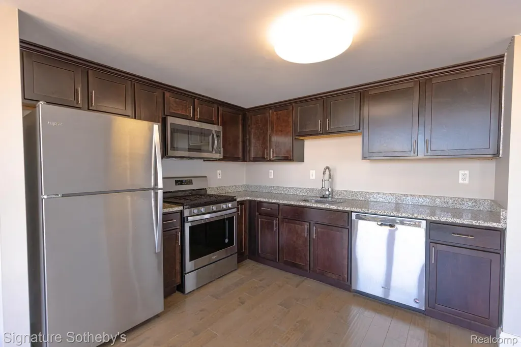 250 E Harbortown Drive Detroit City MI 48207
