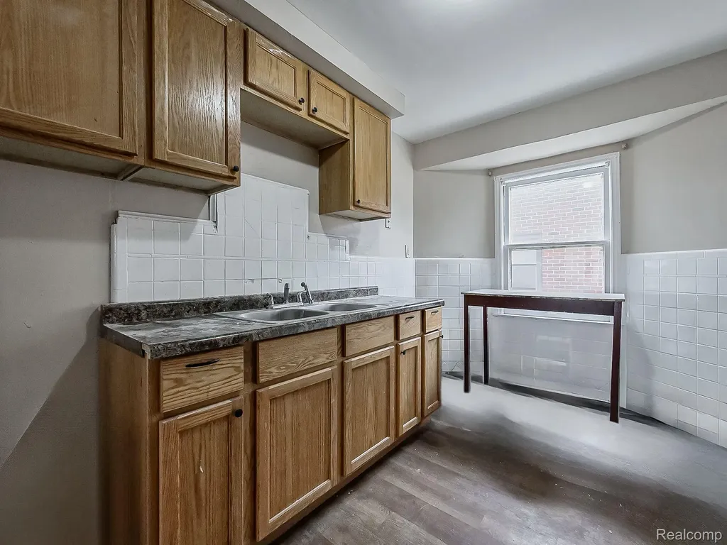 18242 Mendota Street Detroit City MI 48221