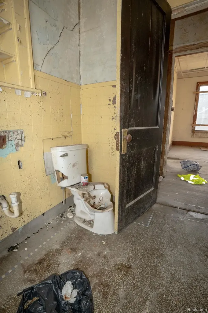 13626 Troester Street Detroit City MI 48205