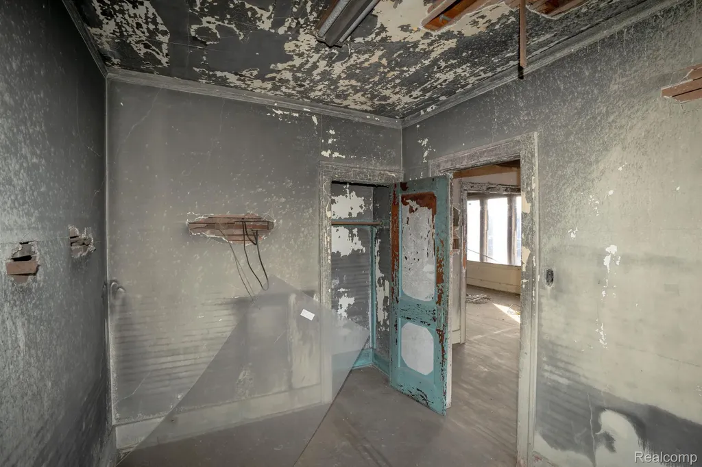 13626 Troester Street Detroit City MI 48205