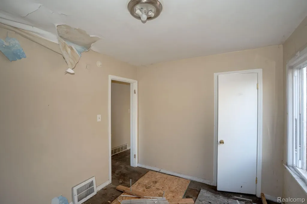5045 Cadieux Road Detroit City MI 48224