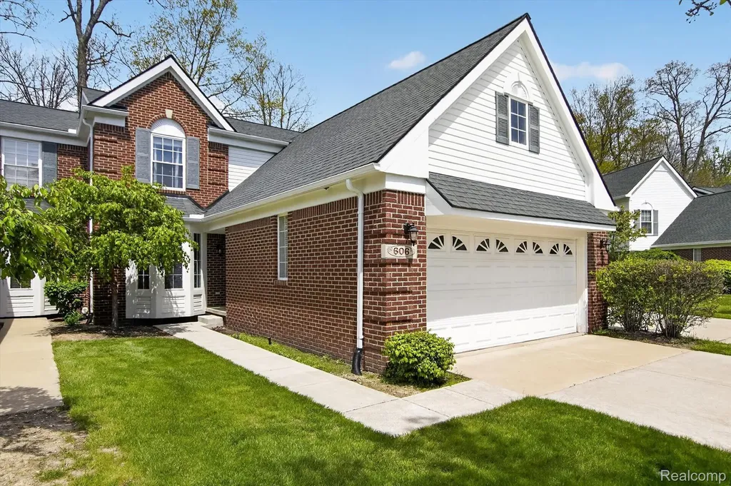 606 Shady Maple Drive Wixom City MI 48393