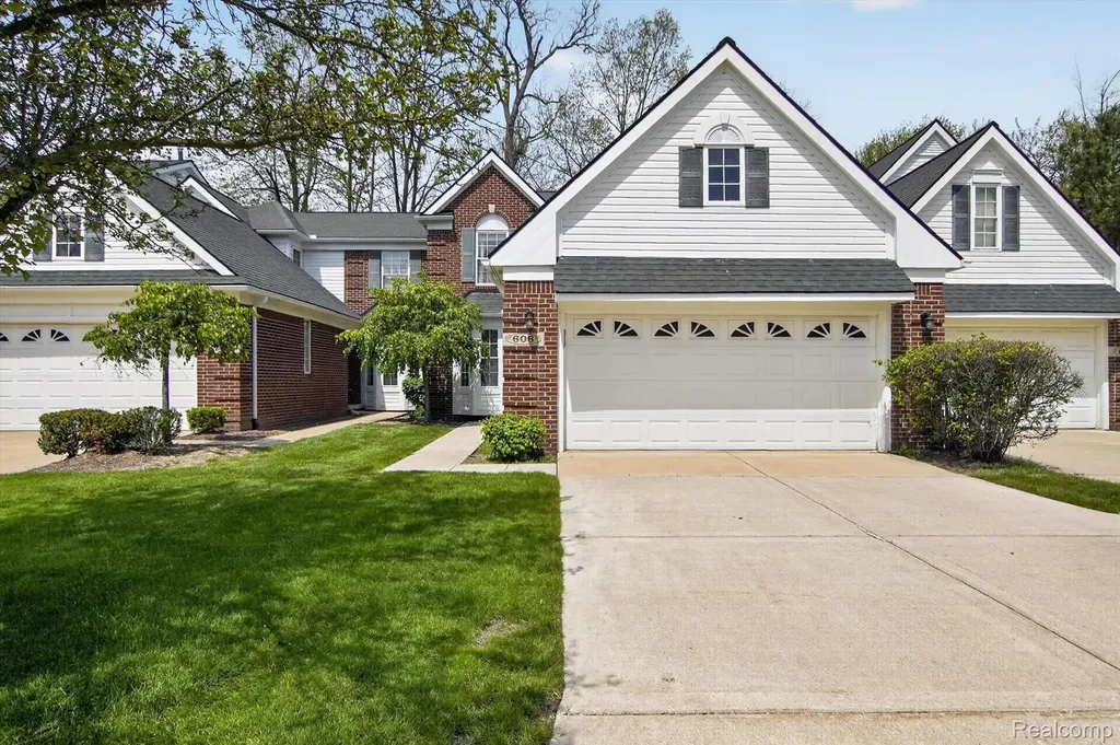 606 Shady Maple Drive Wixom City MI 48393