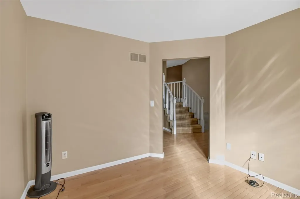 606 Shady Maple Drive Wixom City MI 48393