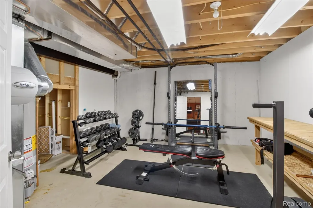 606 Shady Maple Drive Wixom City MI 48393