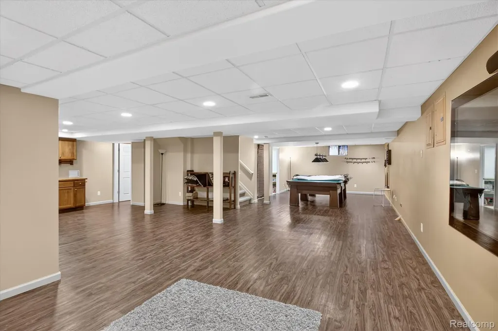 606 Shady Maple Drive Wixom City MI 48393