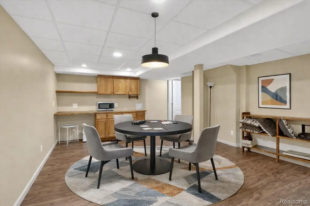 606 Shady Maple Drive Wixom City MI 48393