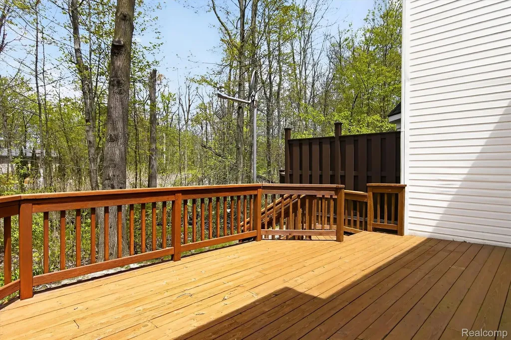 606 Shady Maple Drive Wixom City MI 48393