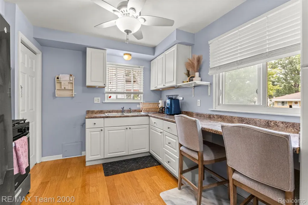 4940 Mayfair Street Dearborn Heights City MI 48125