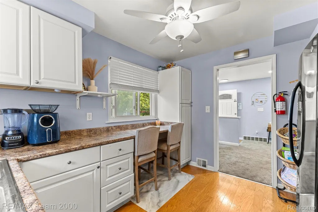 4940 Mayfair Street Dearborn Heights City MI 48125