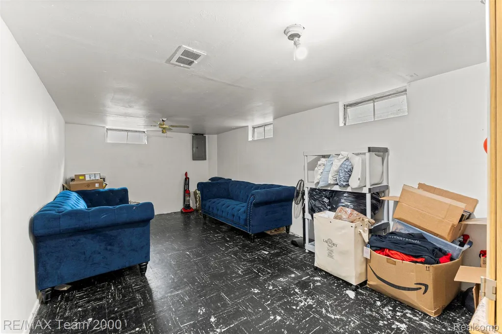 4940 Mayfair Street Dearborn Heights City MI 48125