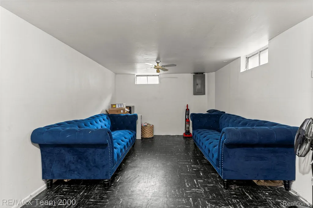 4940 Mayfair Street Dearborn Heights City MI 48125