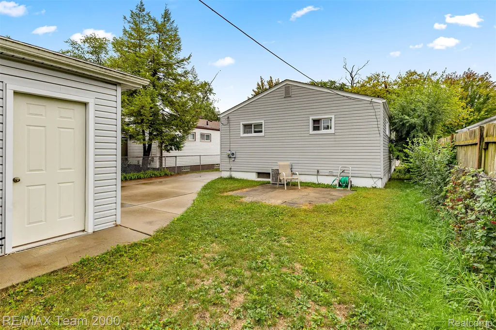 4940 Mayfair Street Dearborn Heights City MI 48125