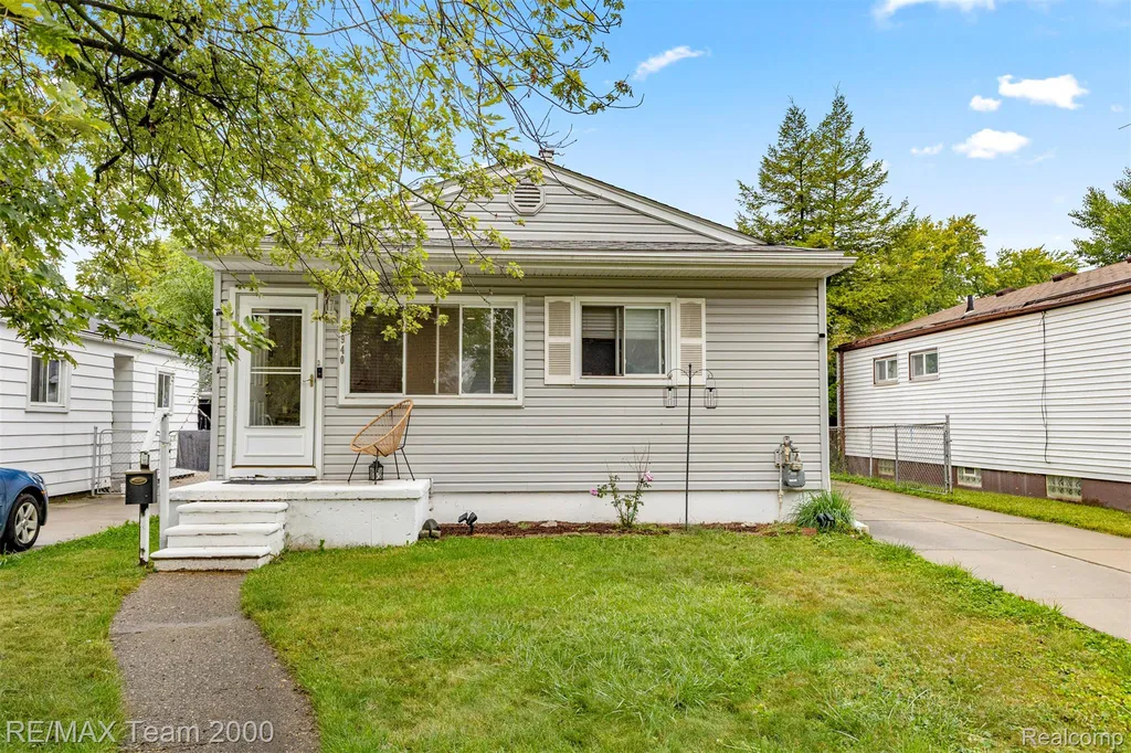4940 Mayfair Street Dearborn Heights City MI 48125