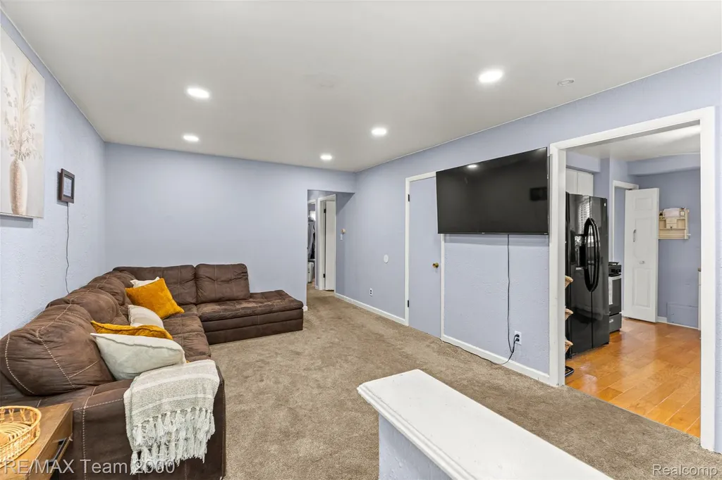 4940 Mayfair Street Dearborn Heights City MI 48125