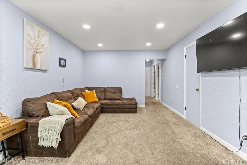4940 Mayfair Street Dearborn Heights City MI 48125