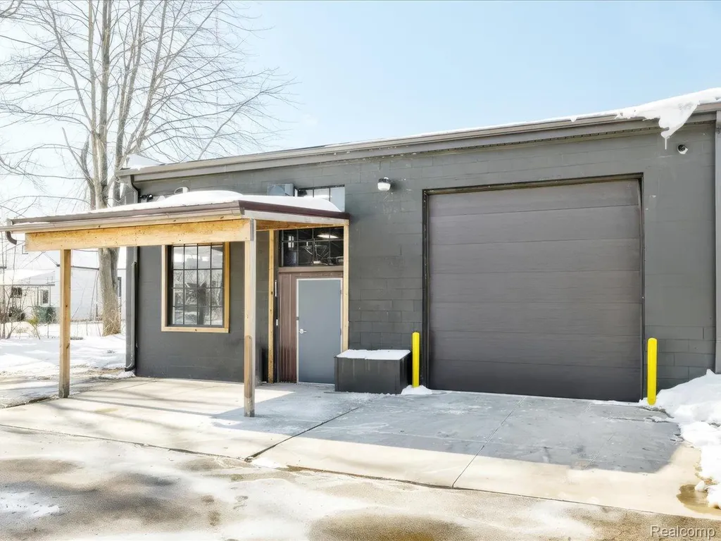 425 32nd Street Port Huron Charter Township MI 48060