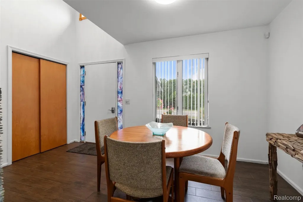 4616 Cass Elizabeth Road Waterford Charter Township MI 48328