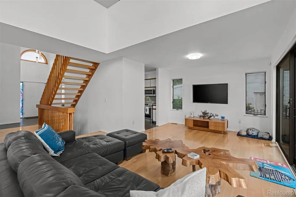 4616 Cass Elizabeth Road Waterford Charter Township MI 48328