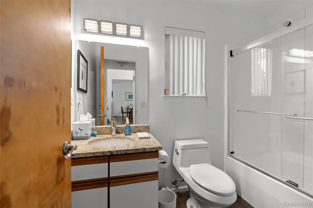 4616 Cass Elizabeth Road Waterford Charter Township MI 48328