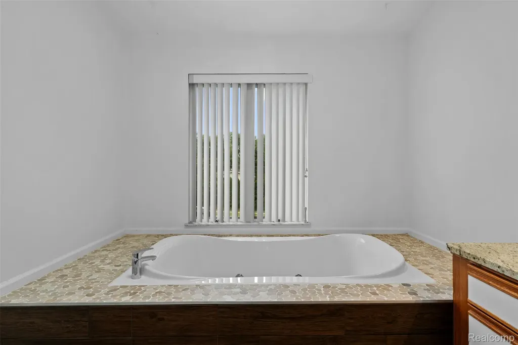 4616 Cass Elizabeth Road Waterford Charter Township MI 48328