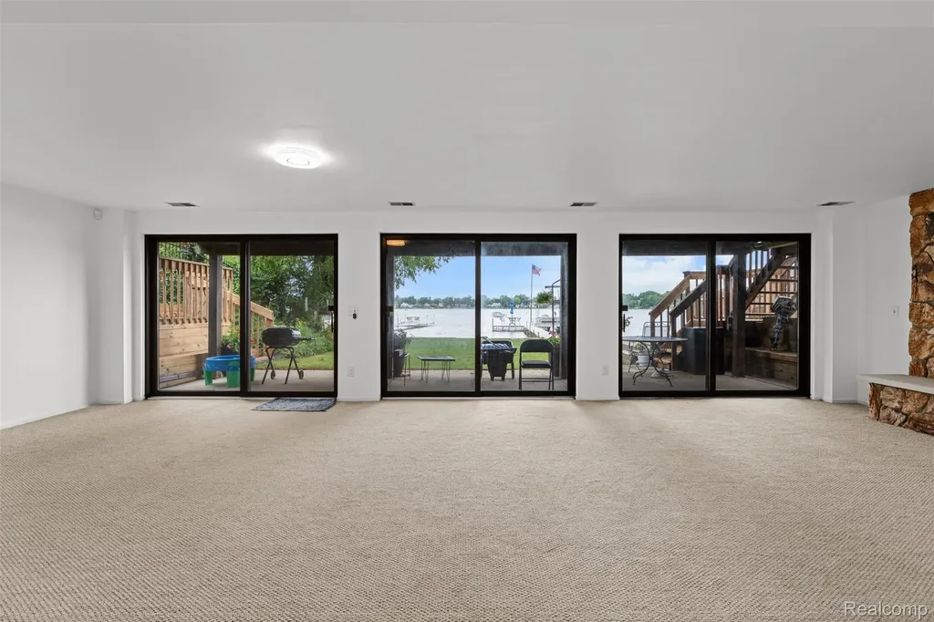 4616 Cass Elizabeth Road Waterford Charter Township MI 48328