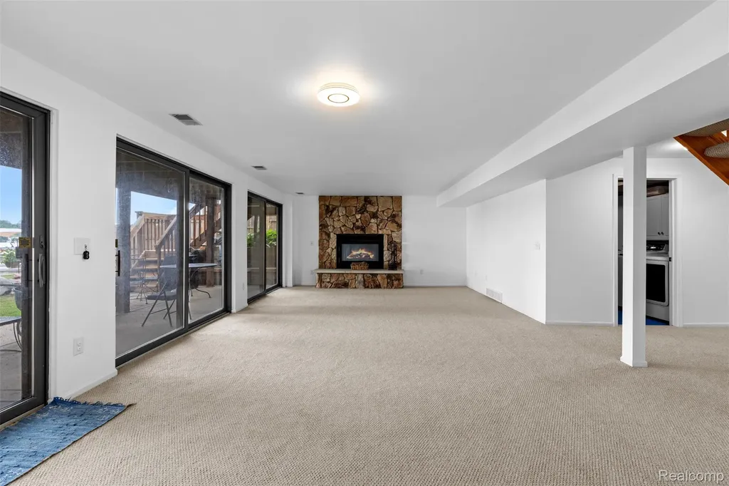 4616 Cass Elizabeth Road Waterford Charter Township MI 48328