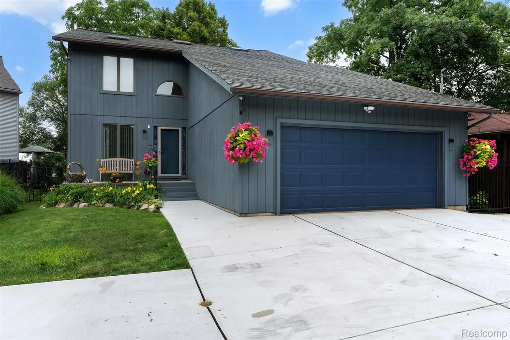 4616 Cass Elizabeth Road Waterford Charter Township MI 48328