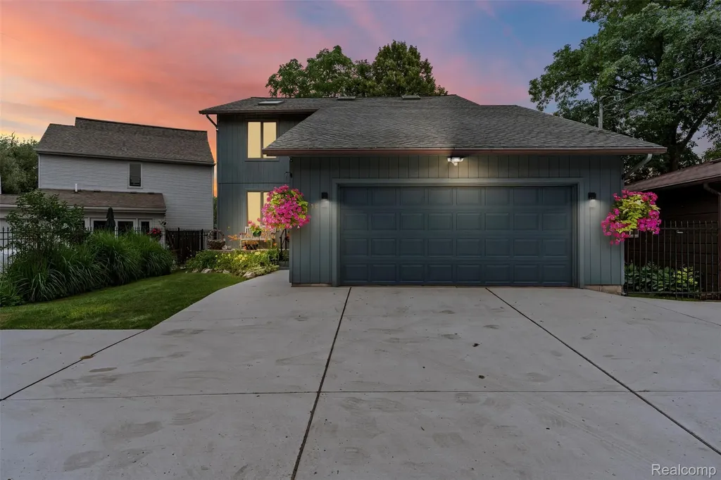 4616 Cass Elizabeth Road Waterford Charter Township MI 48328
