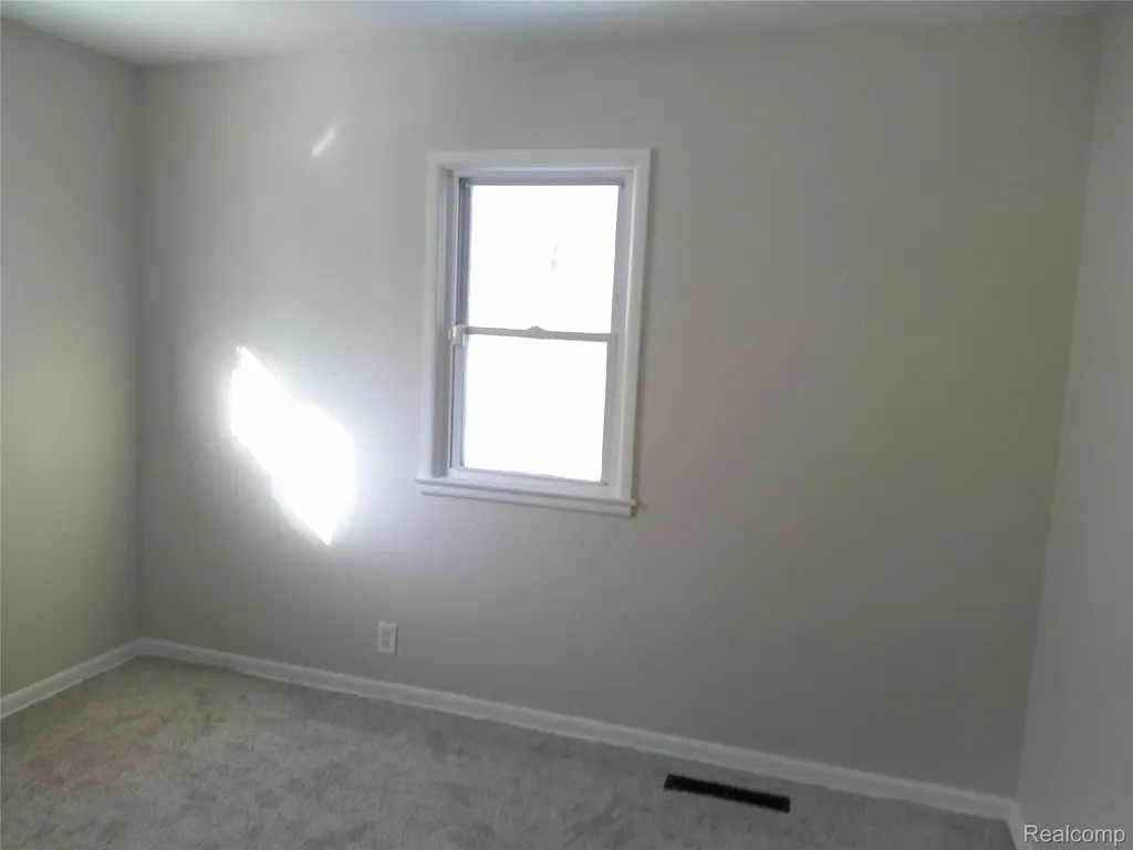 846 W Hemphill Road Flint City MI 48507