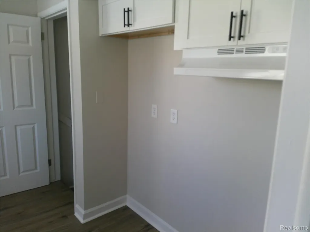 846 W Hemphill Road Flint City MI 48507