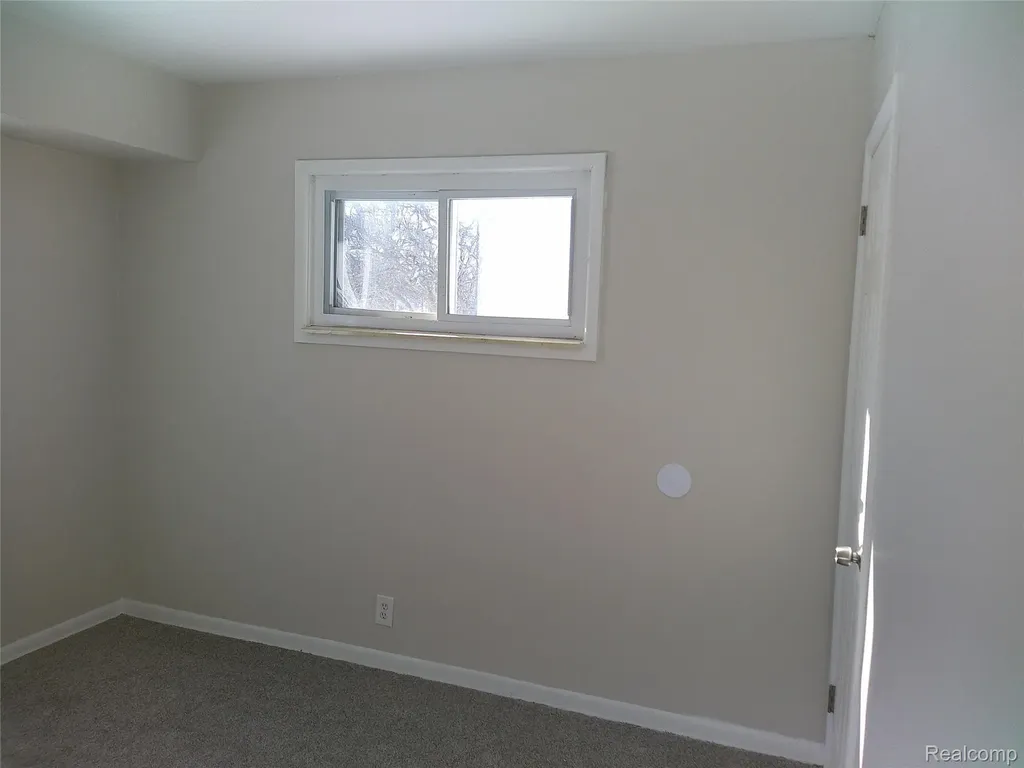 846 W Hemphill Road Flint City MI 48507