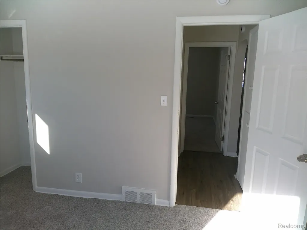 846 W Hemphill Road Flint City MI 48507