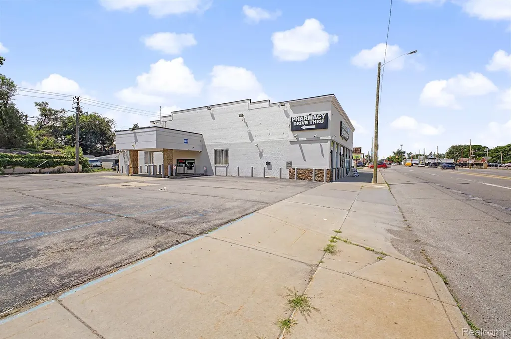13403 W 7 Mile Road Detroit City MI 48235