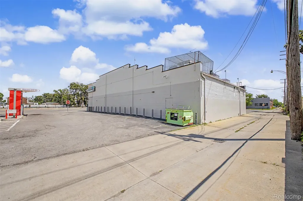 13403 W 7 Mile Road Detroit City MI 48235