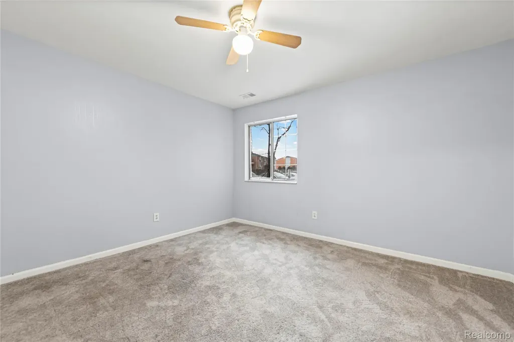 30606 Oakridge Manor Drive Roseville City MI 48066