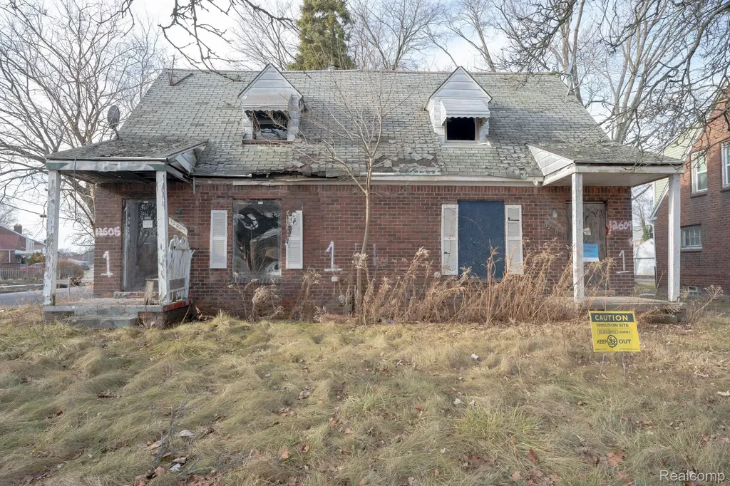 12609 Kelly Road Detroit City MI 48224