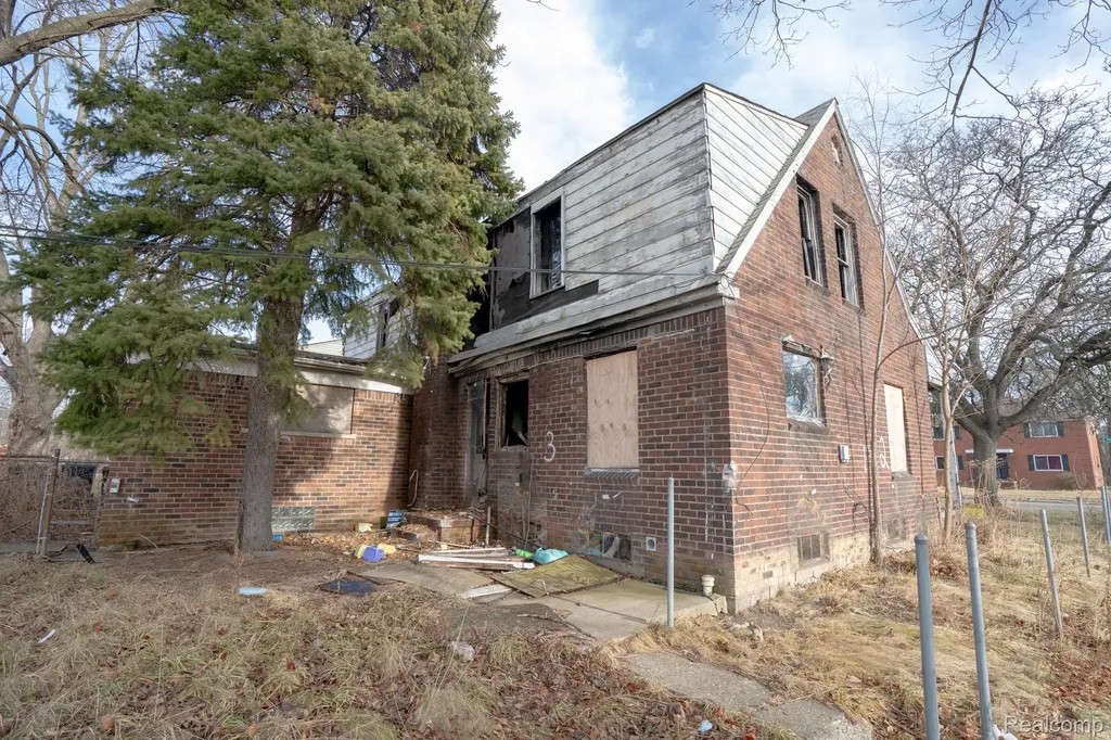 12605 Kelly Road Detroit City MI 48224