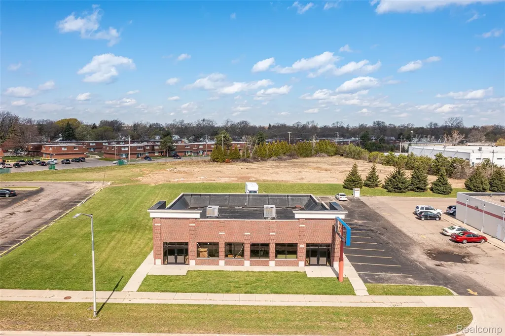 1065 N Perry Street Pontiac City MI 48340